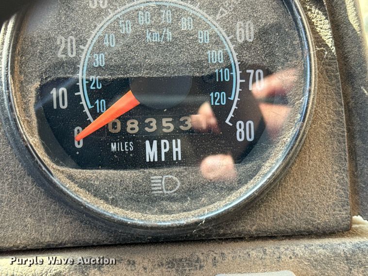 image for item ER2112 1986 Mack MR685P refuse truck