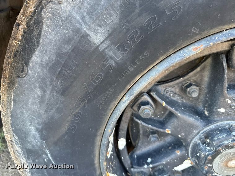 image for item ER2112 1986 Mack MR685P refuse truck