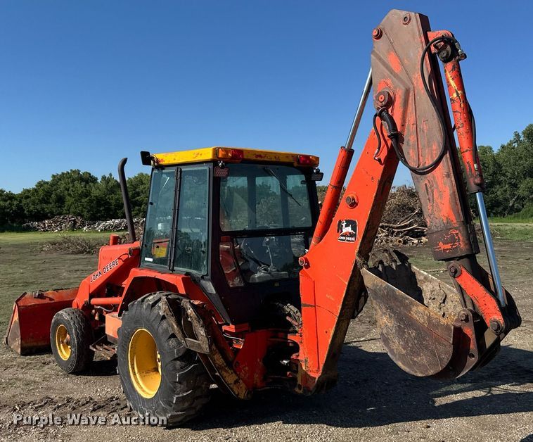 image for item ER2114 1988 John Deere 310C backhoe