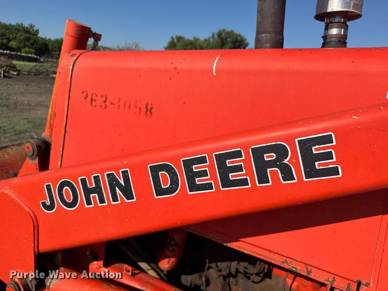 image for item ER2114 1988 John Deere 310C backhoe