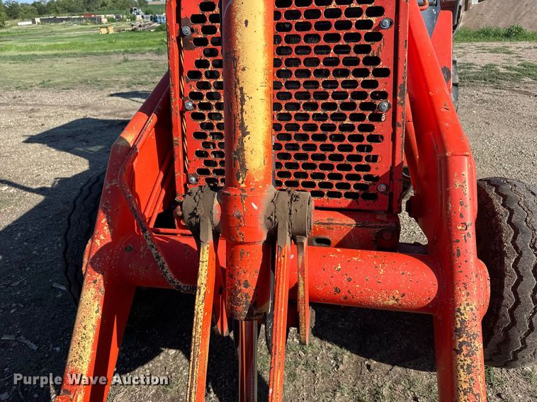 image for item ER2114 1988 John Deere 310C backhoe