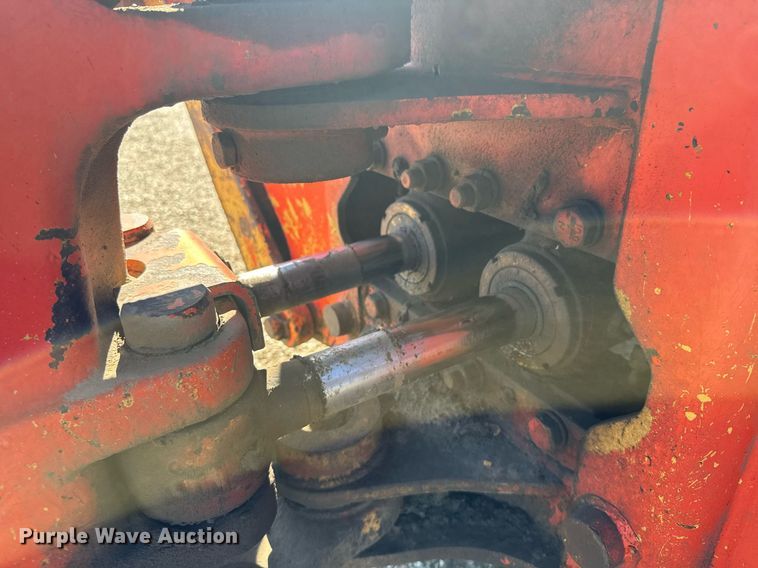 image for item ER2114 1988 John Deere 310C backhoe