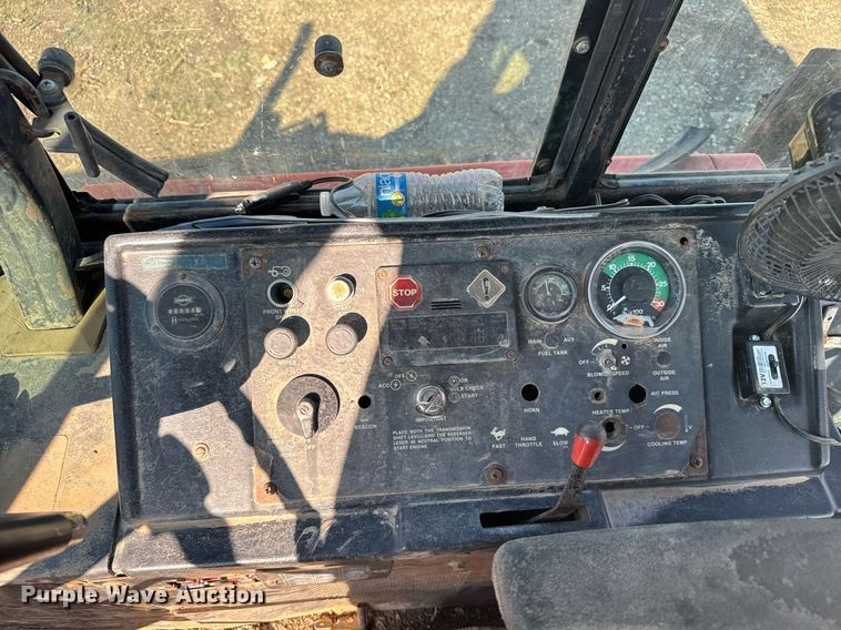 image for item ER2114 1988 John Deere 310C backhoe