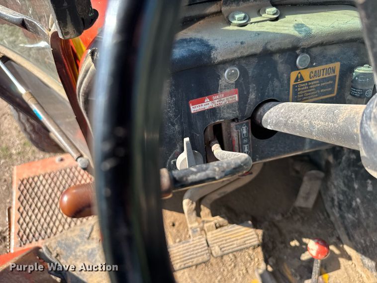 image for item ER2114 1988 John Deere 310C backhoe