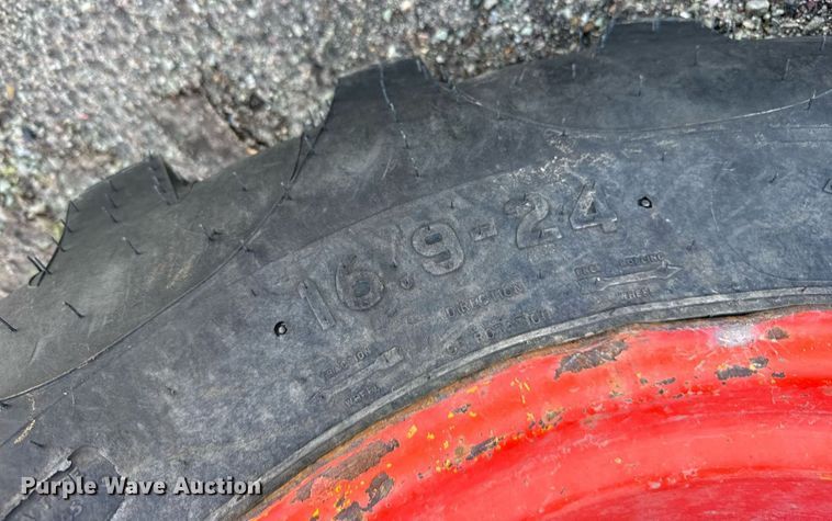 image for item ER2114 1988 John Deere 310C backhoe