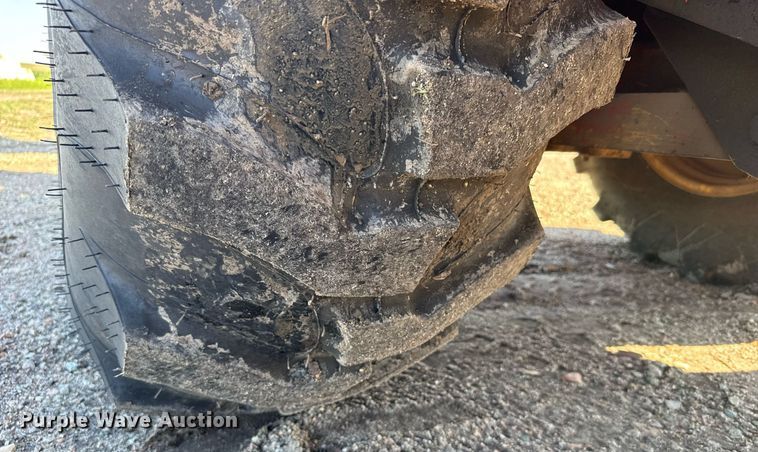 image for item ER2114 1988 John Deere 310C backhoe