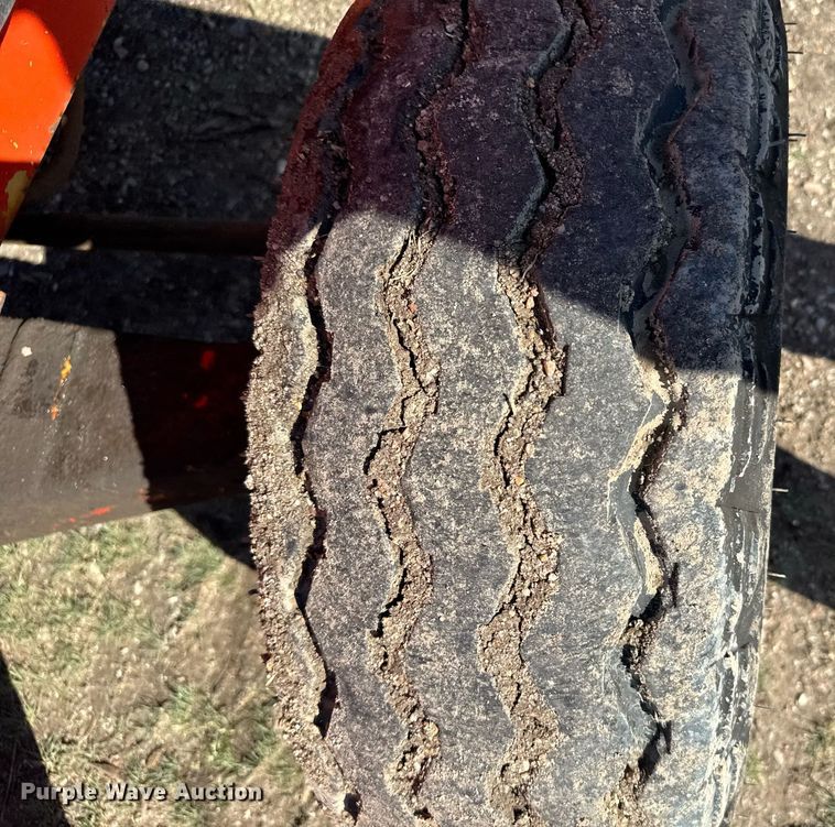 image for item ER2114 1988 John Deere 310C backhoe