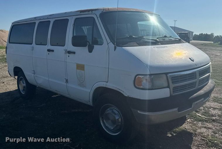 image for item ER2116 1997 Dodge Ram Wagon B3500 van