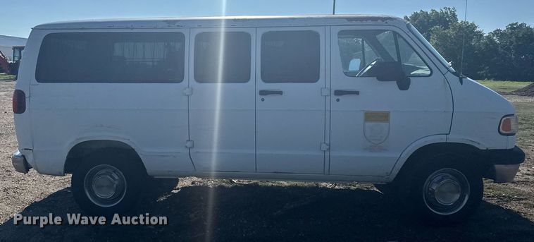 image for item ER2116 1997 Dodge Ram Wagon B3500 van