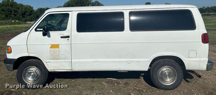 image for item ER2116 1997 Dodge Ram Wagon B3500 van