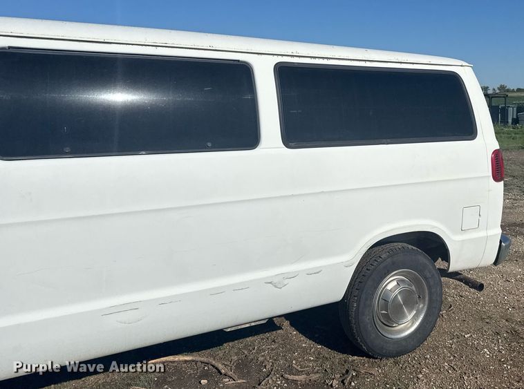 image for item ER2116 1997 Dodge Ram Wagon B3500 van