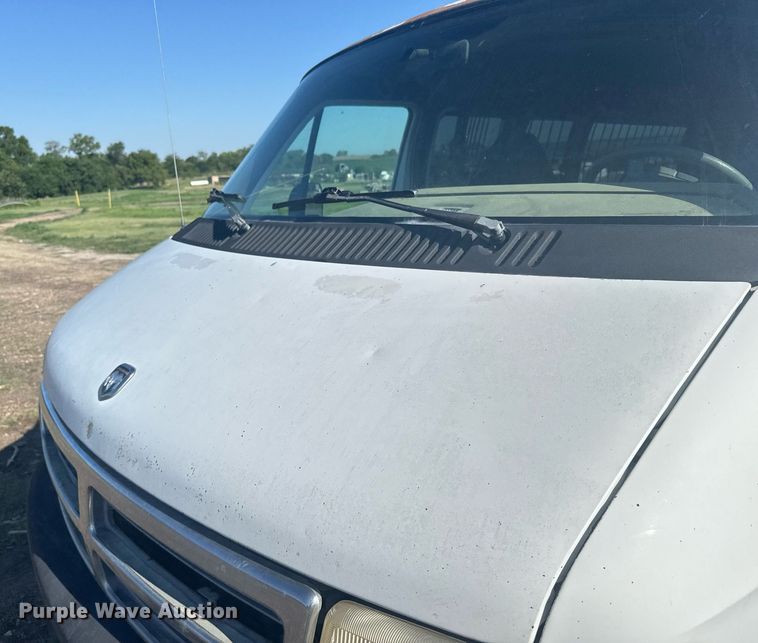 image for item ER2116 1997 Dodge Ram Wagon B3500 van
