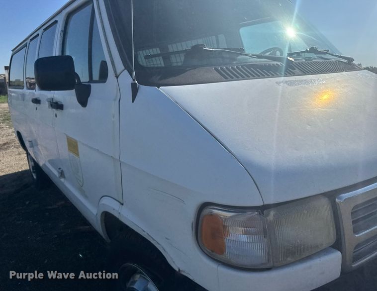 image for item ER2116 1997 Dodge Ram Wagon B3500 van