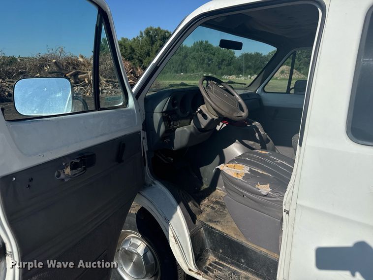 image for item ER2116 1997 Dodge Ram Wagon B3500 van