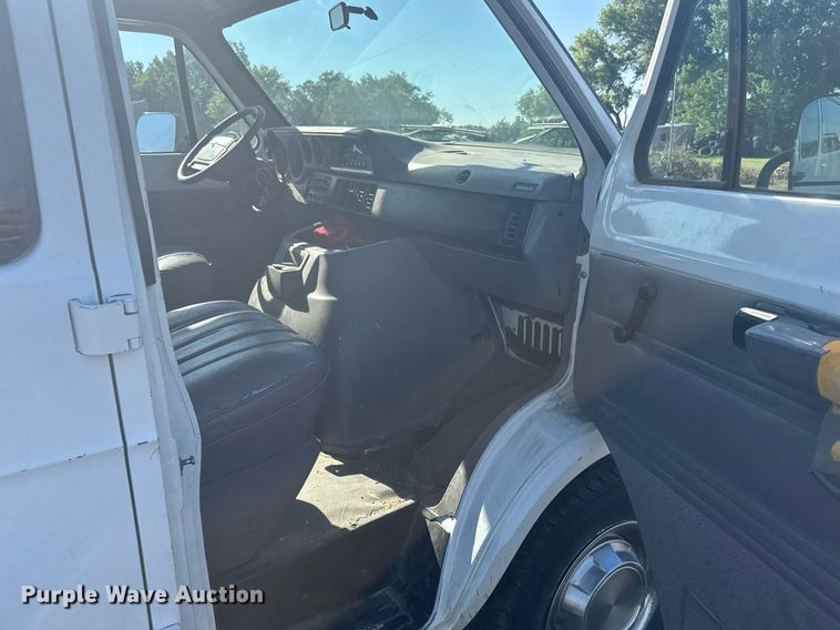 image for item ER2116 1997 Dodge Ram Wagon B3500 van