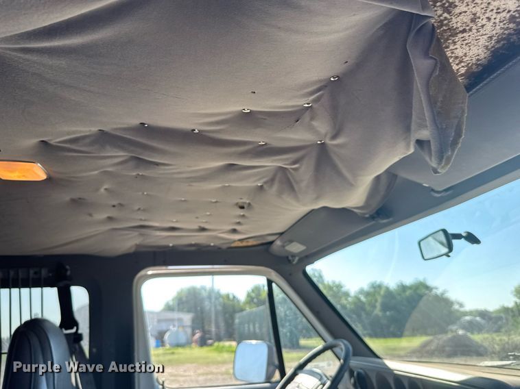 image for item ER2116 1997 Dodge Ram Wagon B3500 van