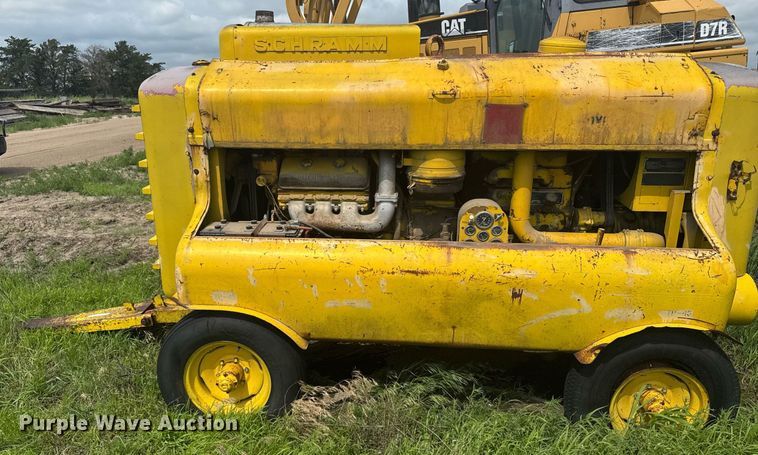 image for item ER2134 1969 Schramn 375 air compressor