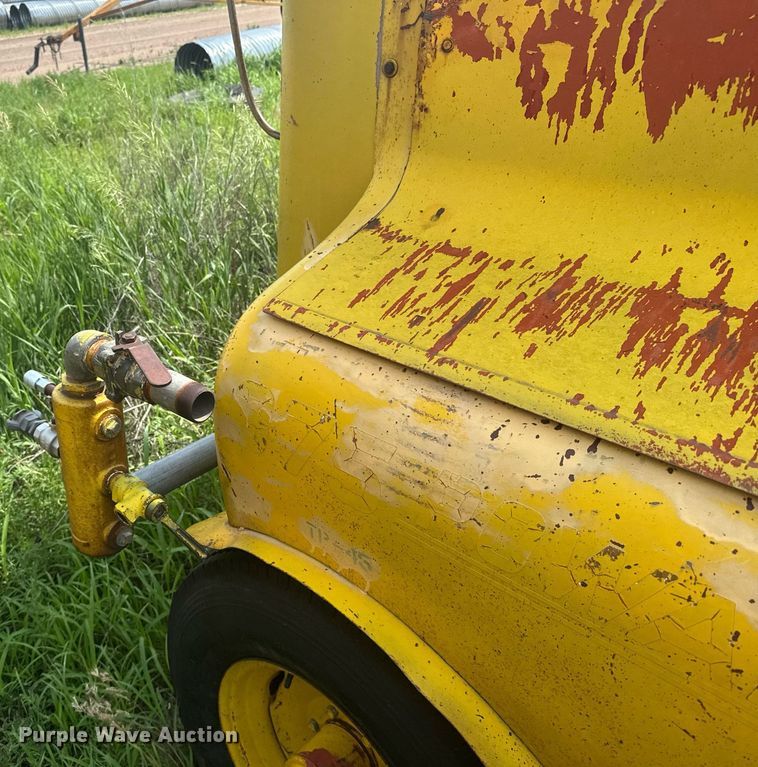 image for item ER2134 1969 Schramn 375 air compressor