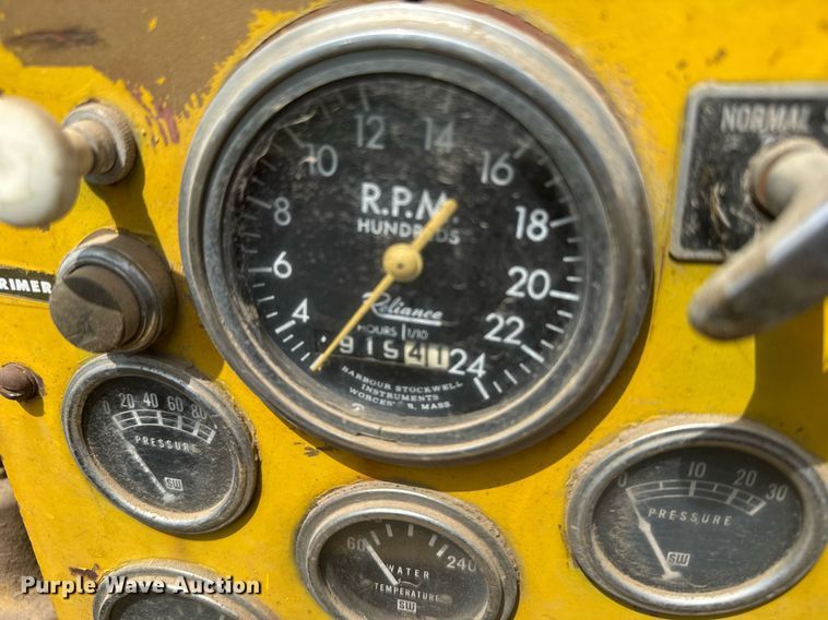 image for item ER2134 1969 Schramn 375 air compressor