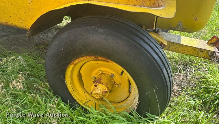 image for item ER2134 1969 Schramn 375 air compressor