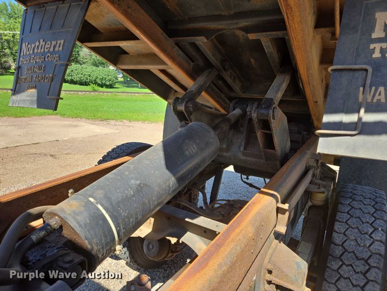 image for item ER5450 1990 Chevrolet C70 dump truck