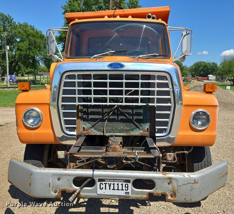 image for item ER5451 1985 Ford LT8000 dump truck
