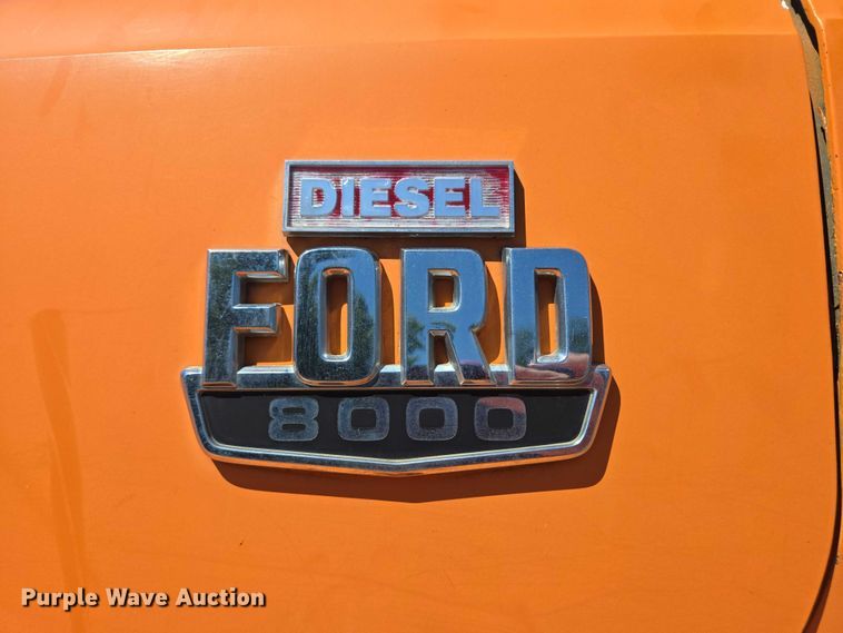 image for item ER5451 1985 Ford LT8000 dump truck