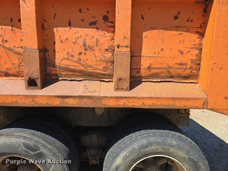 image for item ER5451 1985 Ford LT8000 dump truck