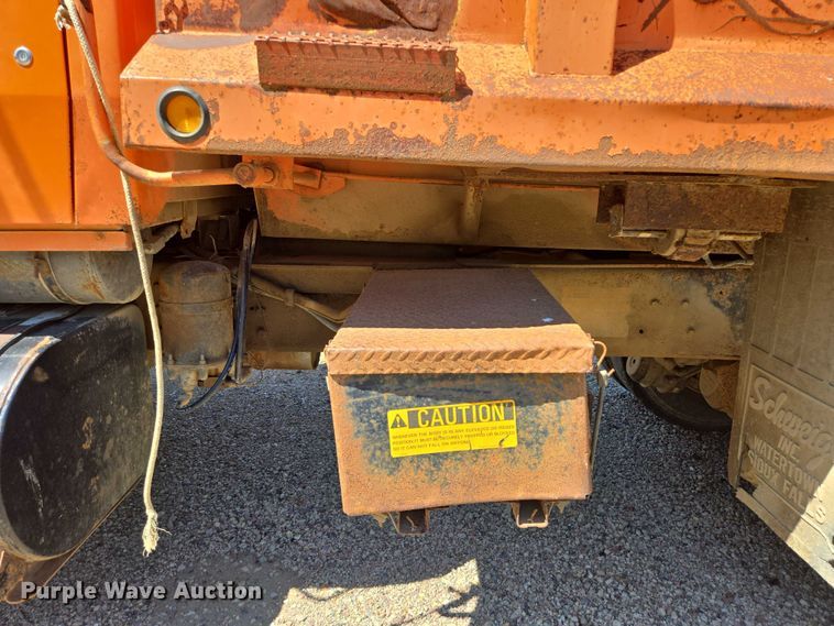 image for item ER5451 1985 Ford LT8000 dump truck