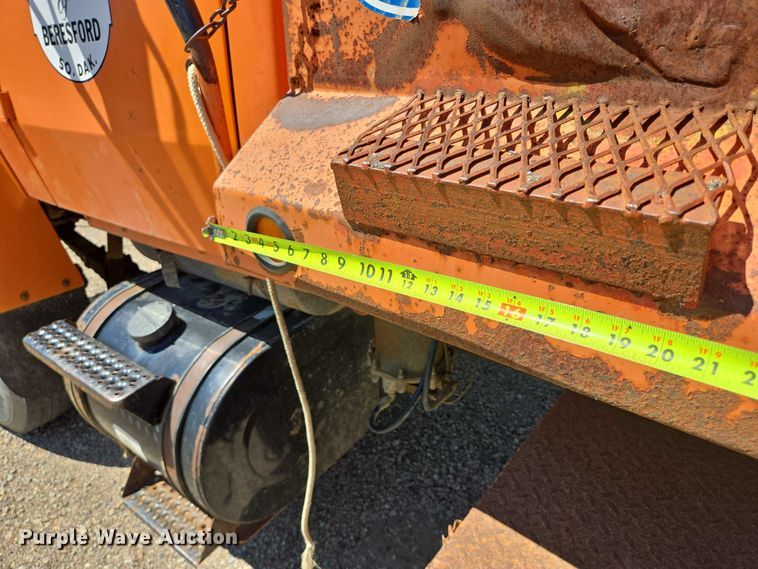 image for item ER5451 1985 Ford LT8000 dump truck