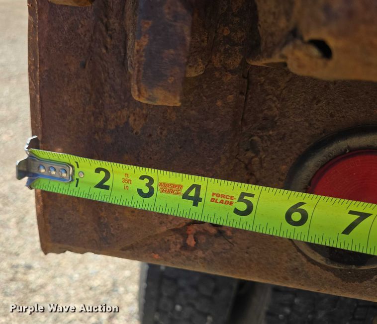 image for item ER5451 1985 Ford LT8000 dump truck