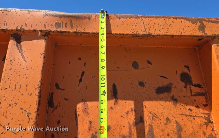 image for item ER5451 1985 Ford LT8000 dump truck