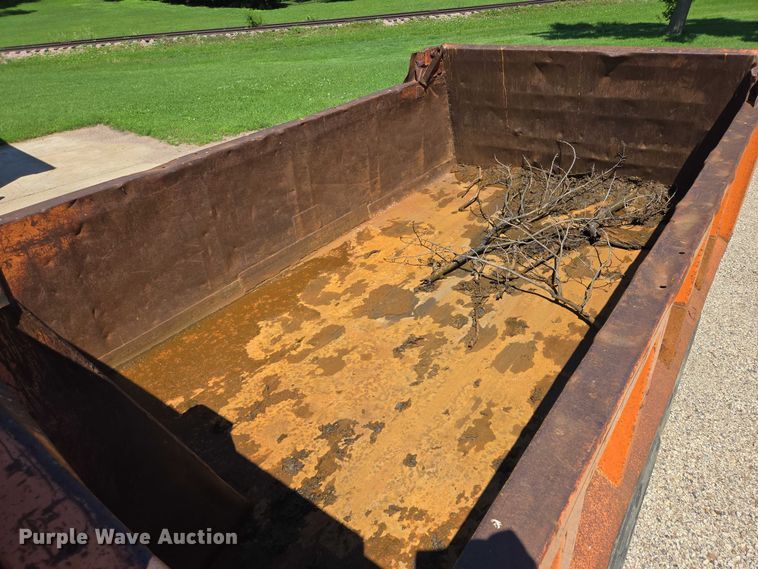 image for item ER5451 1985 Ford LT8000 dump truck