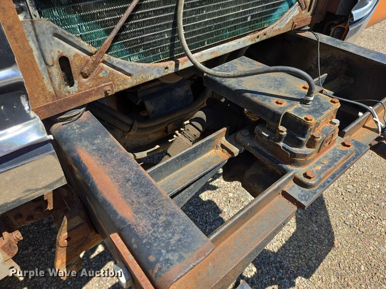 image for item ER5451 1985 Ford LT8000 dump truck