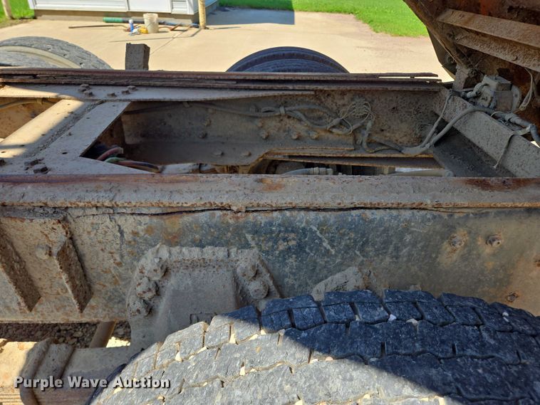 image for item ER5451 1985 Ford LT8000 dump truck