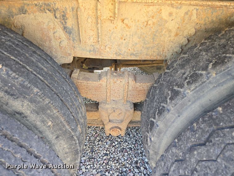 image for item ER5451 1985 Ford LT8000 dump truck