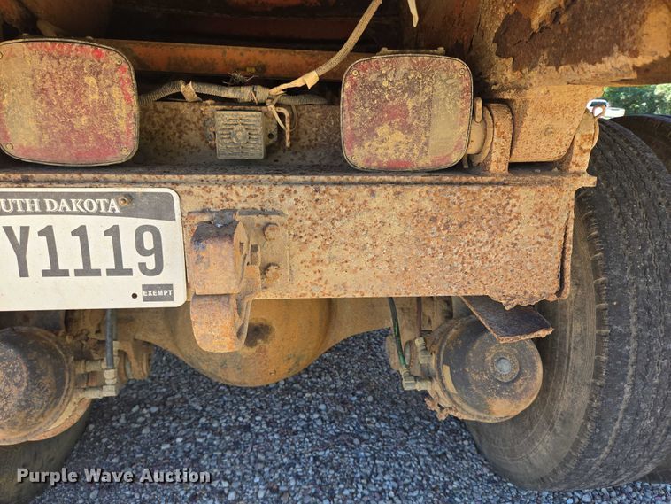 image for item ER5451 1985 Ford LT8000 dump truck