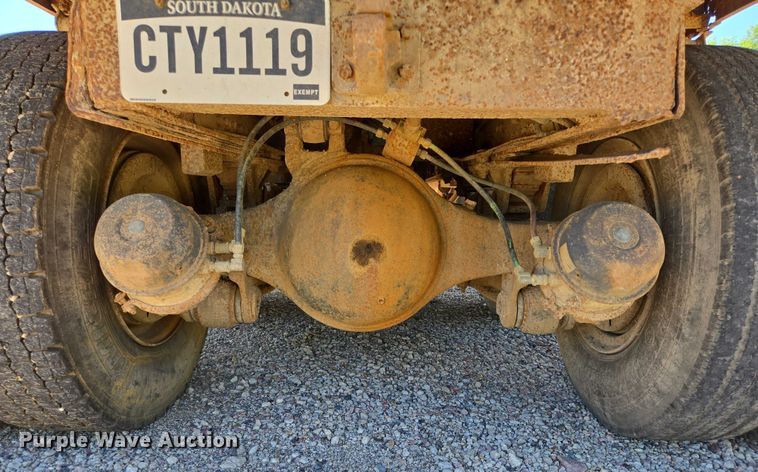 image for item ER5451 1985 Ford LT8000 dump truck