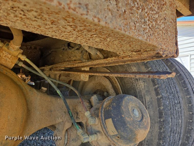 image for item ER5451 1985 Ford LT8000 dump truck