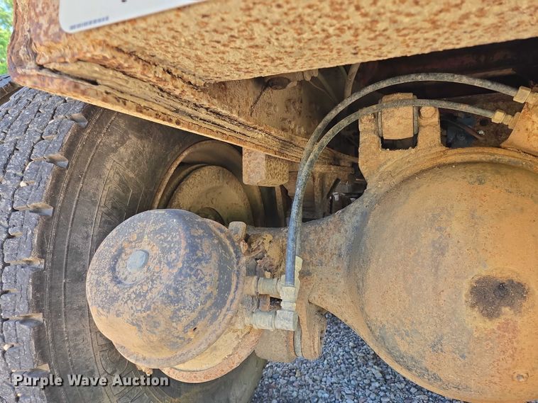 image for item ER5451 1985 Ford LT8000 dump truck