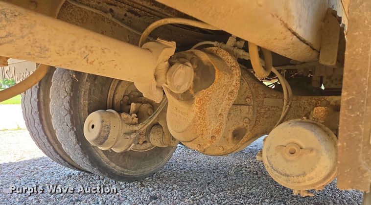 image for item ER5451 1985 Ford LT8000 dump truck