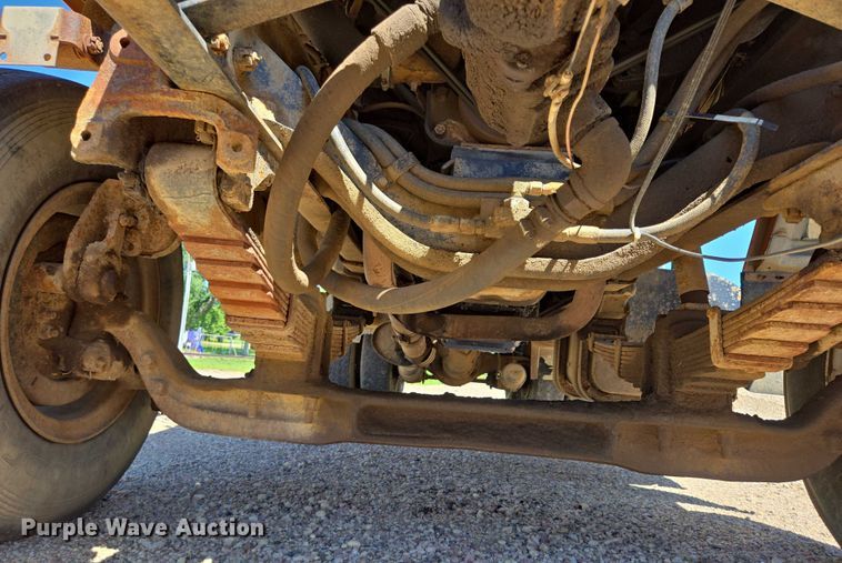 image for item ER5451 1985 Ford LT8000 dump truck