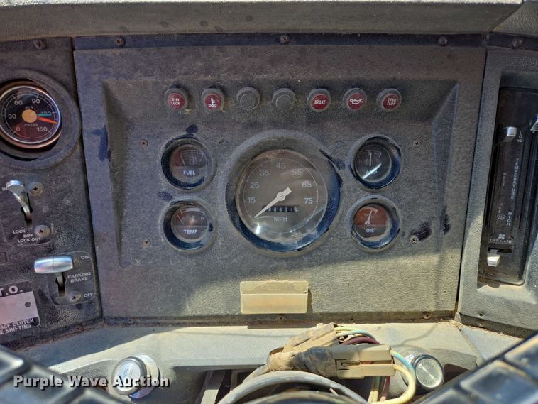 image for item ER5451 1985 Ford LT8000 dump truck