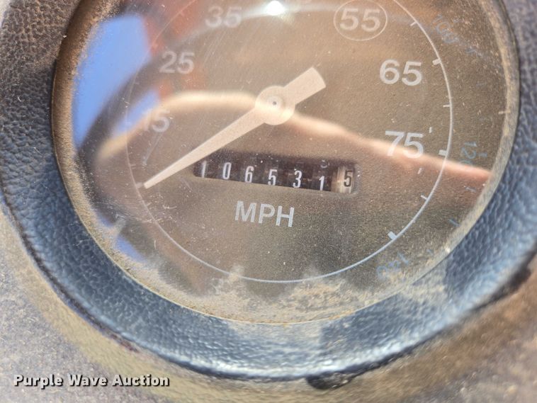 image for item ER5451 1985 Ford LT8000 dump truck