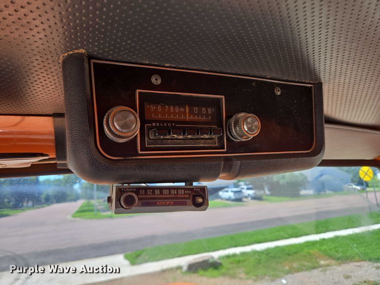 image for item ER5451 1985 Ford LT8000 dump truck