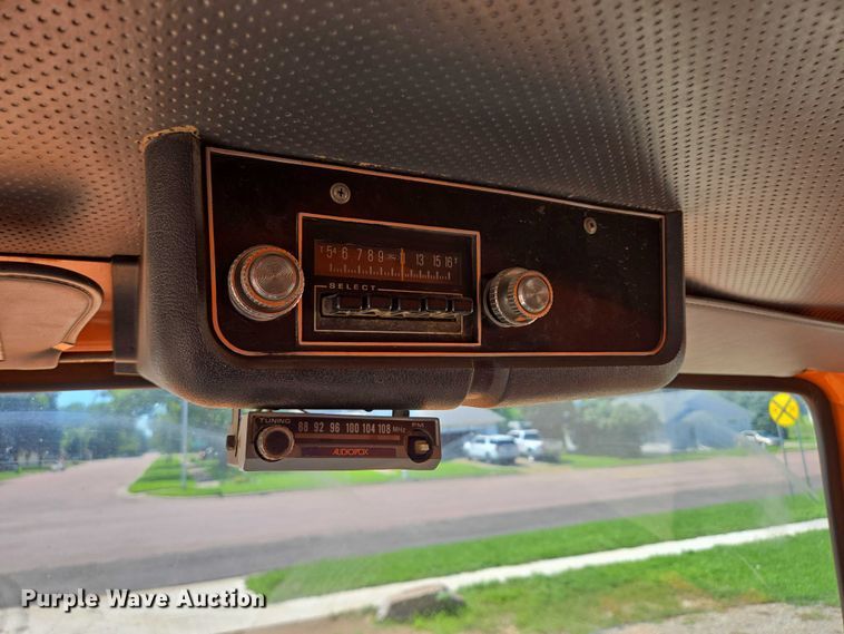 image for item ER5451 1985 Ford LT8000 dump truck