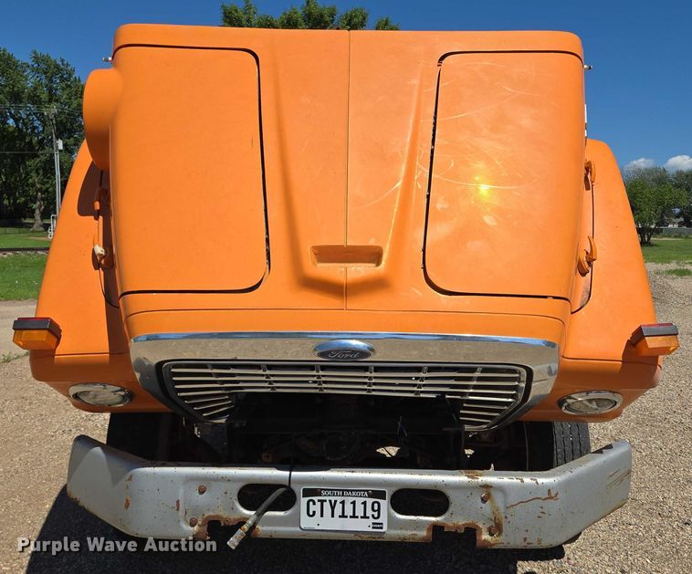 image for item ER5451 1985 Ford LT8000 dump truck