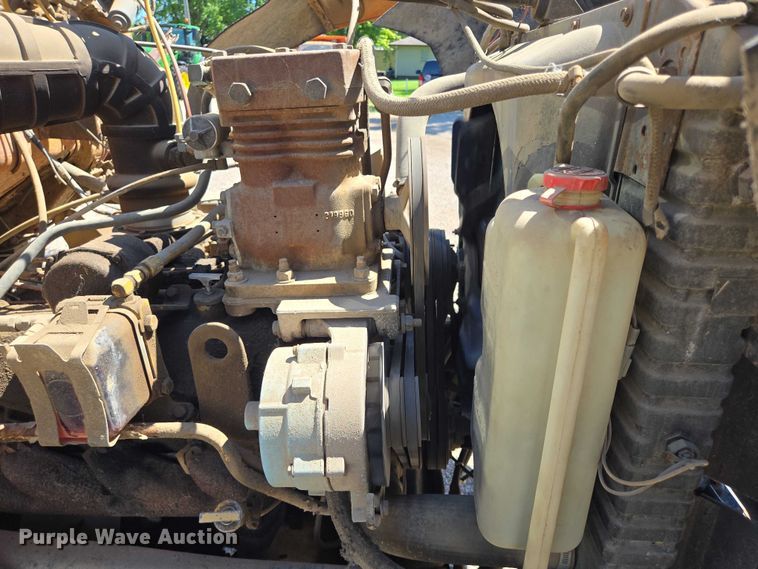 image for item ER5451 1985 Ford LT8000 dump truck