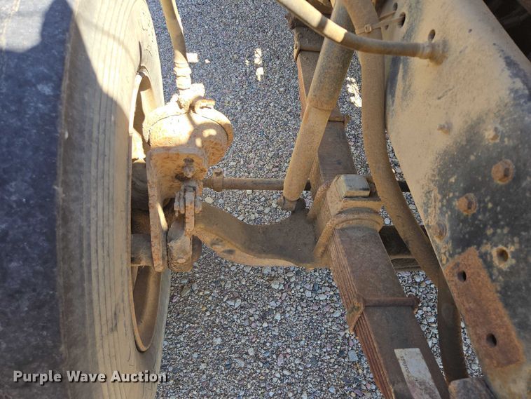 image for item ER5451 1985 Ford LT8000 dump truck