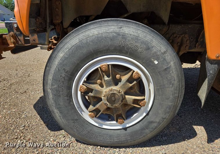 image for item ER5451 1985 Ford LT8000 dump truck